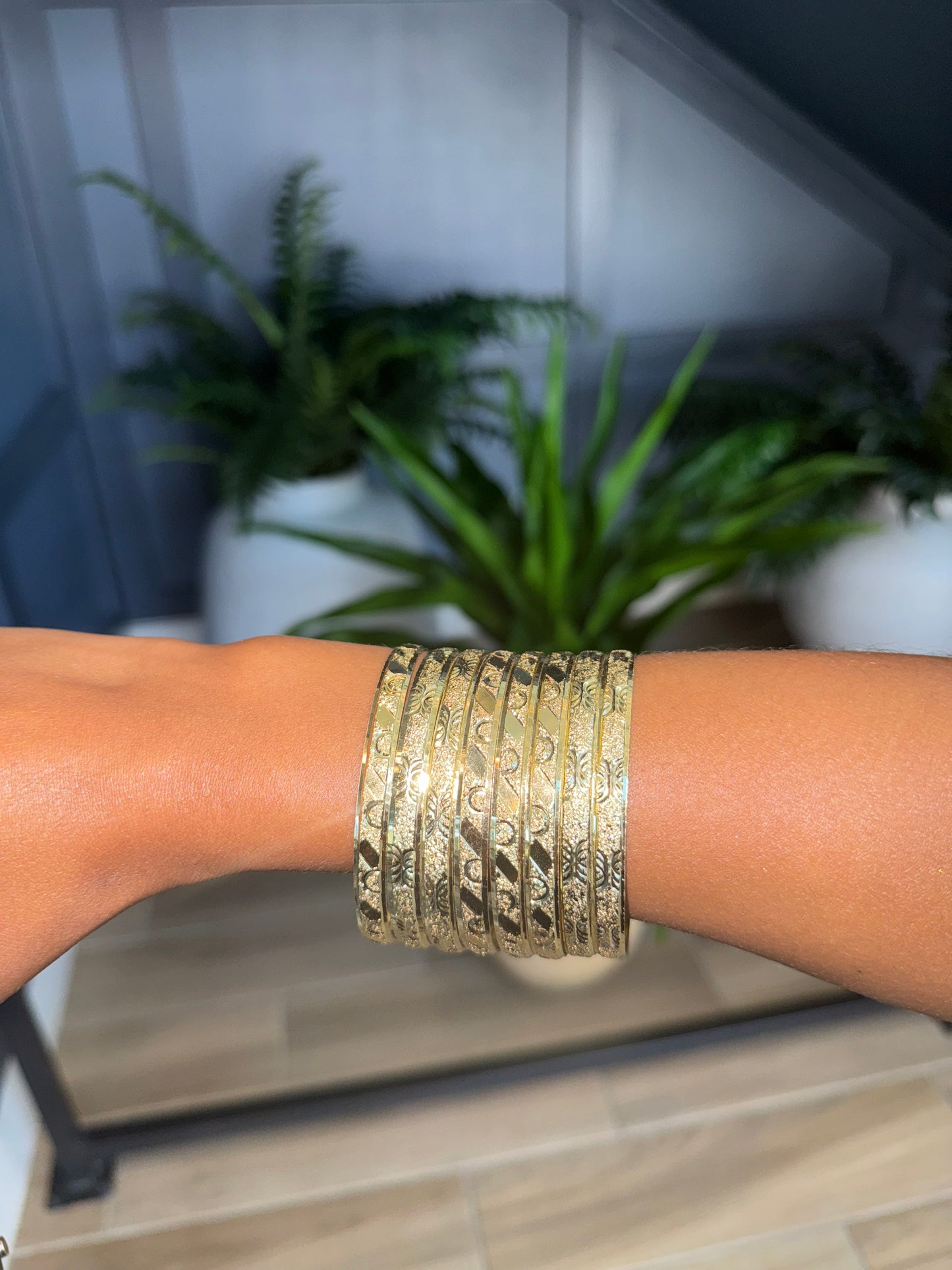 SMALL PACK EXCLUSIVE GOLD BANGLES